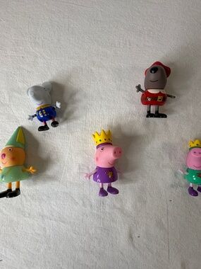 Peppa Pig Royal Court 5 Figures For Castle Cake Toppers Jazwares